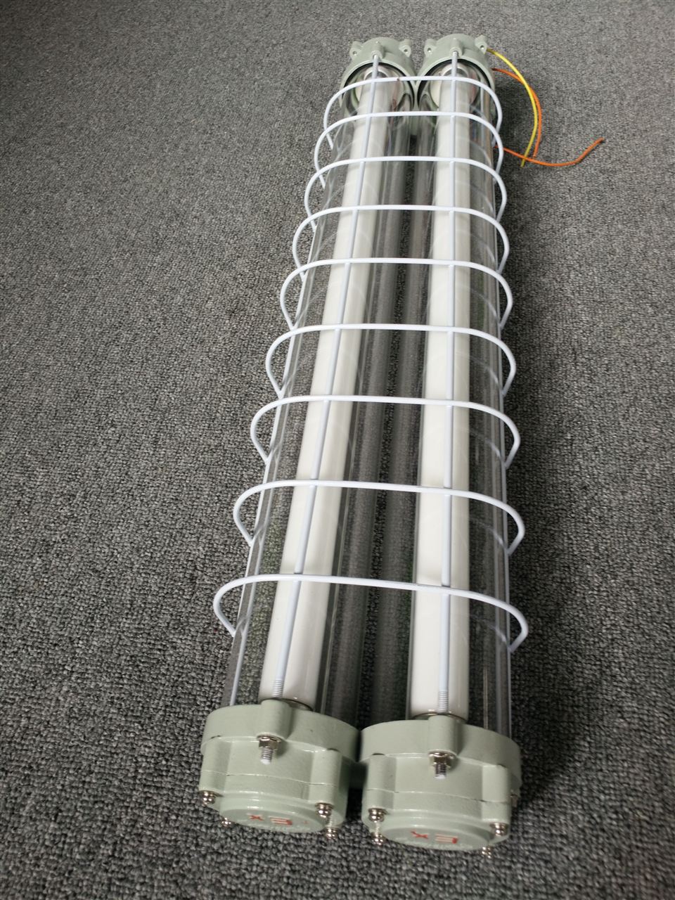 bys隔爆型双脚灯管防爆荧光灯