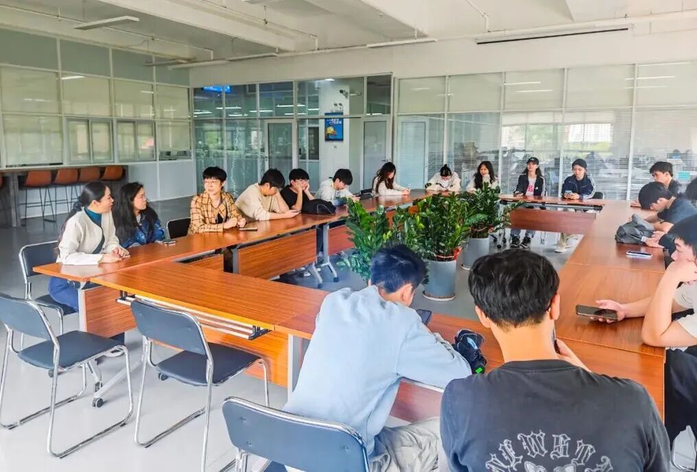 廣州城市職業(yè)學(xué)院食品健康學(xué)院師生一行走進GBPI標(biāo)際參觀交流