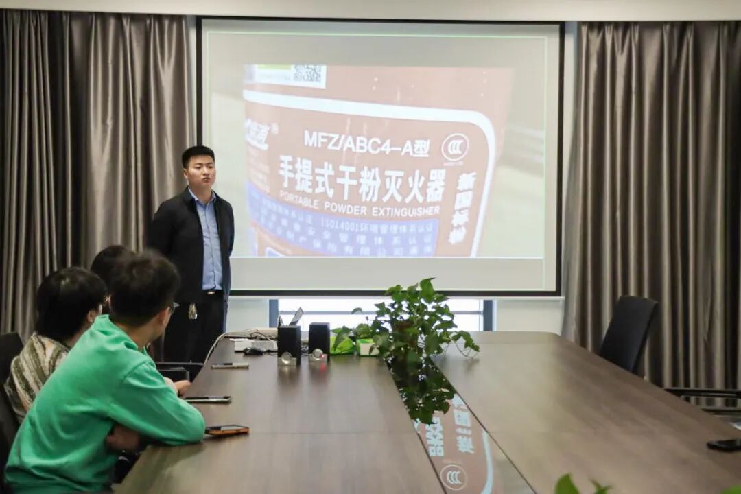 7.jpg 瑶安集团开展“消防安全月”系列活动,全面筑牢企业安全“防火墙”