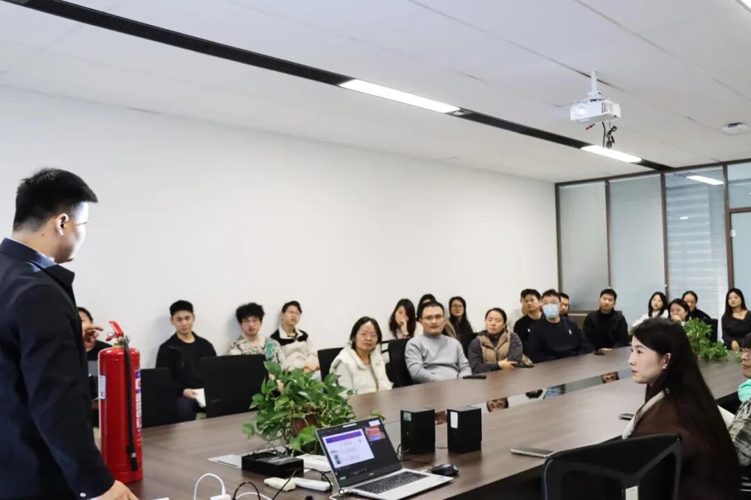 8.jpg 瑶安集团开展“消防安全月”系列活动,全面筑牢企业安全“防火墙”