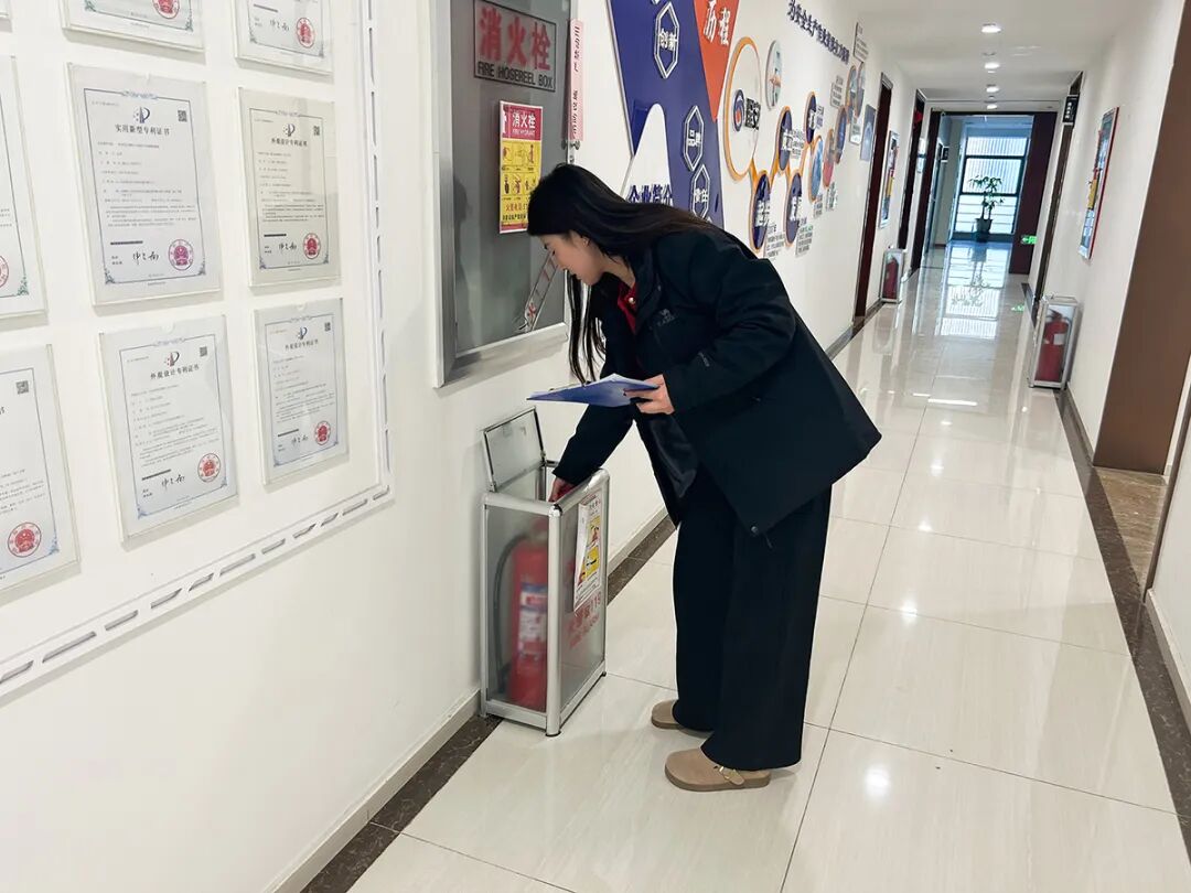 9.jpg 瑶安集团开展“消防安全月”系列活动,全面筑牢企业安全“防火墙”