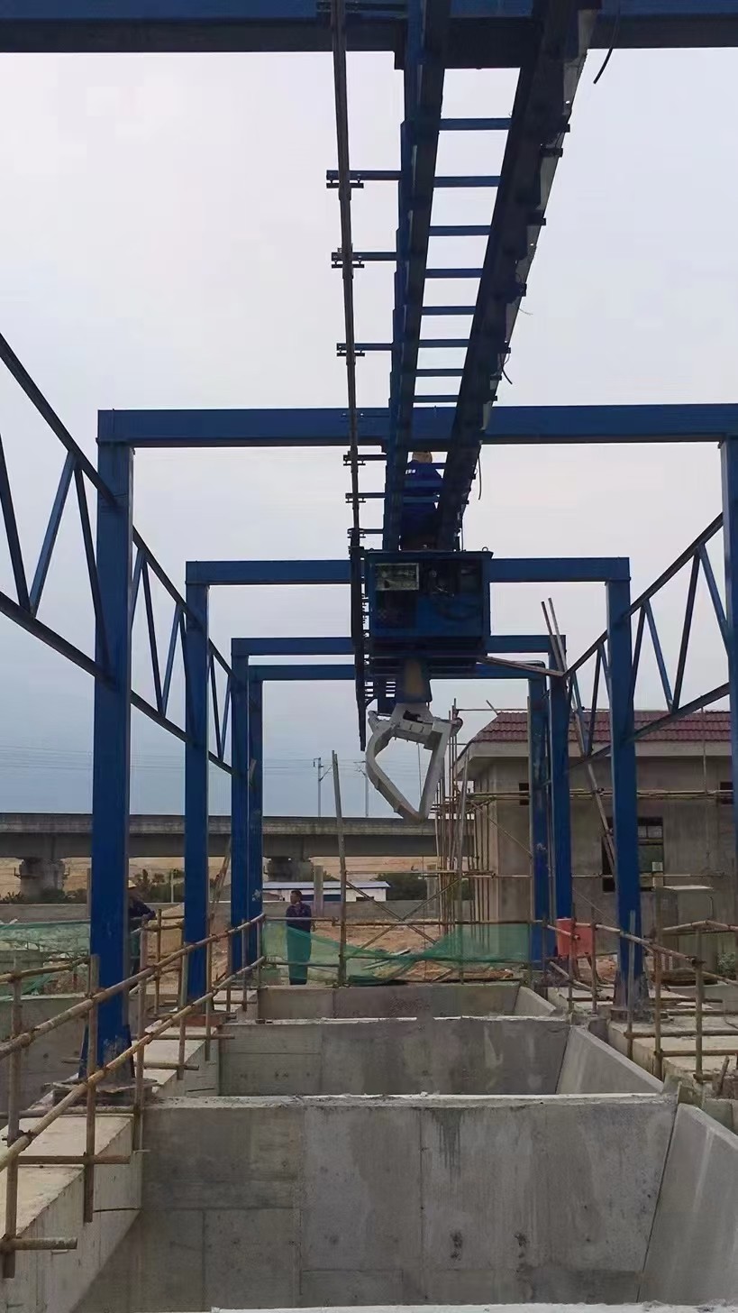 钢丝绳牵引式格栅除污机产品说明