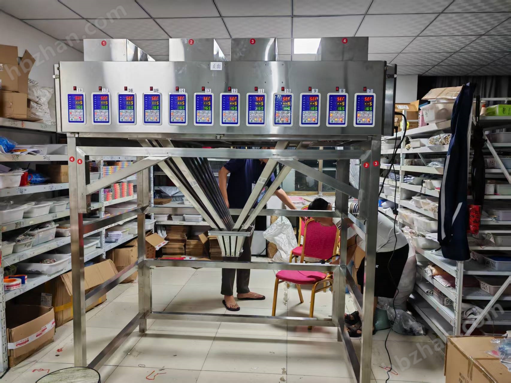 638956901439182755483.jpg 24頭拼豆豆軟陶片顆粒分裝機微電腦控制現(xiàn)貨